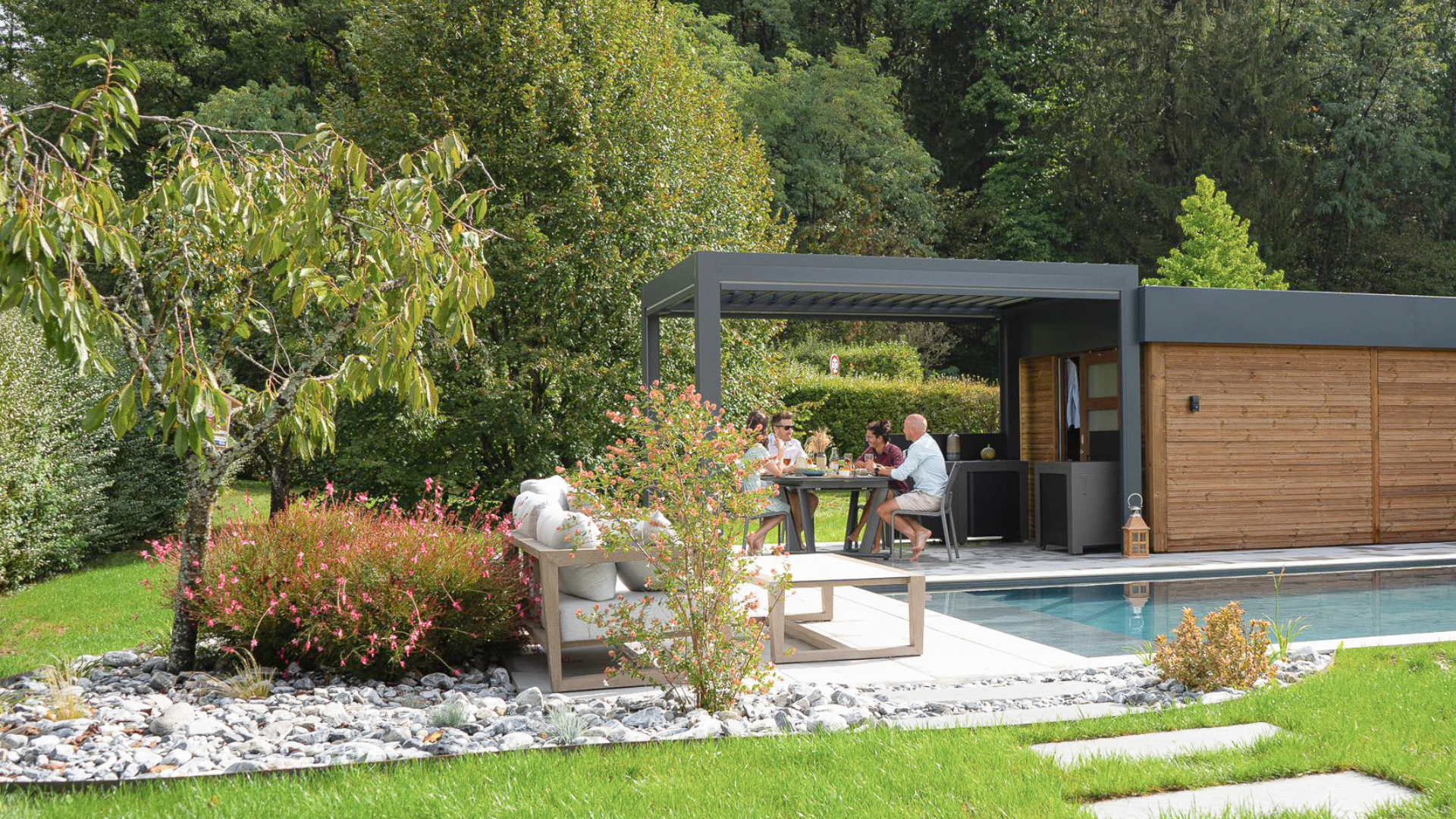 terrasse-exterieur-dalle-beton-jardin