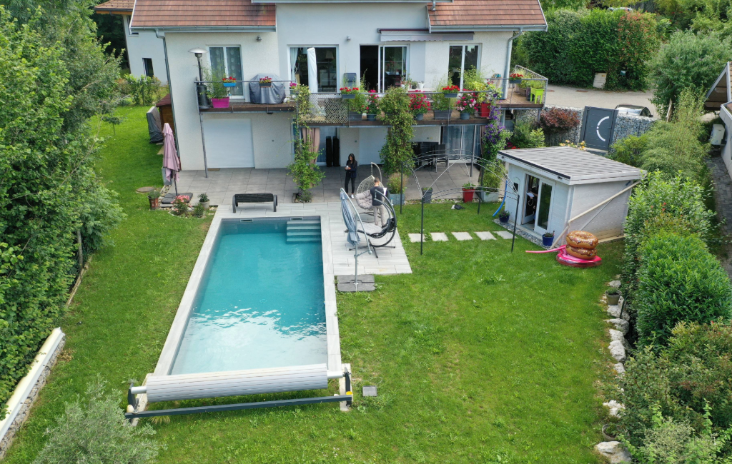 amenagement-jardin-piscine-naturelle-soutenement-gabions-4-vue-aerienne-jardin-apres-realisation aménagement du jardin avec soutènement, piscine naturelle et terrasse