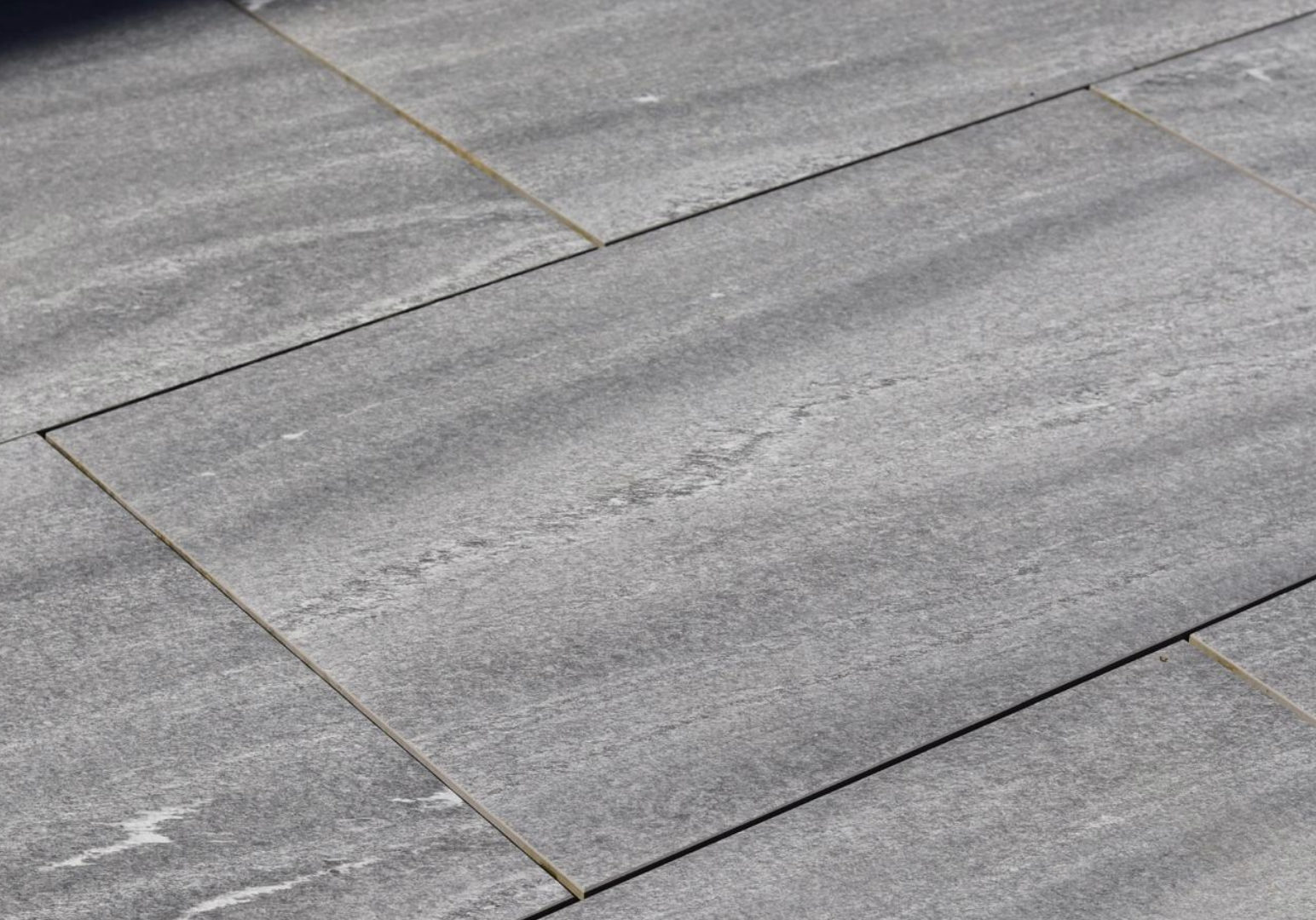 gres-cerame-terrasse-materiau-jardin-focus-produit